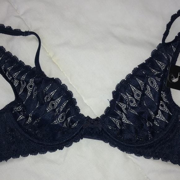 Heidi Klum Lingerie Set - Picture 2 of 4